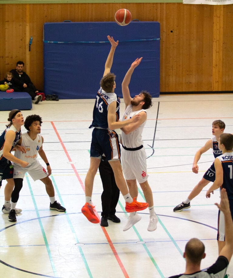 PH NBBL 2023 2024 11.02.2024 vsRostock jumpball