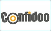 Confidoo-Logo mit grauem Schriftzug und orangem Punkt im „i“, modernes Design.