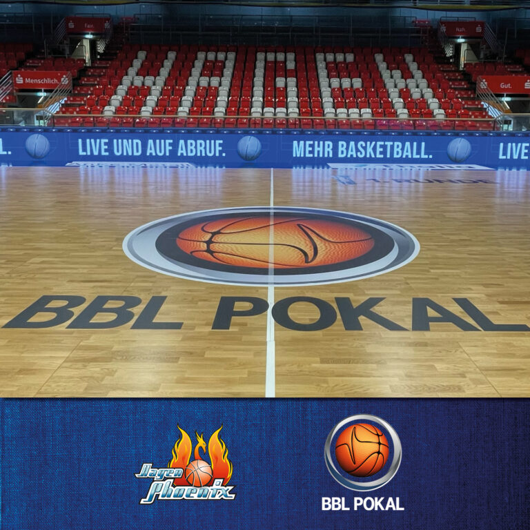 Basketballfeld mit "BBL POKAL"-Logo in der Mitte, rote Sitzreihen mit "HAGEN"-Schriftzug im Hintergrund.