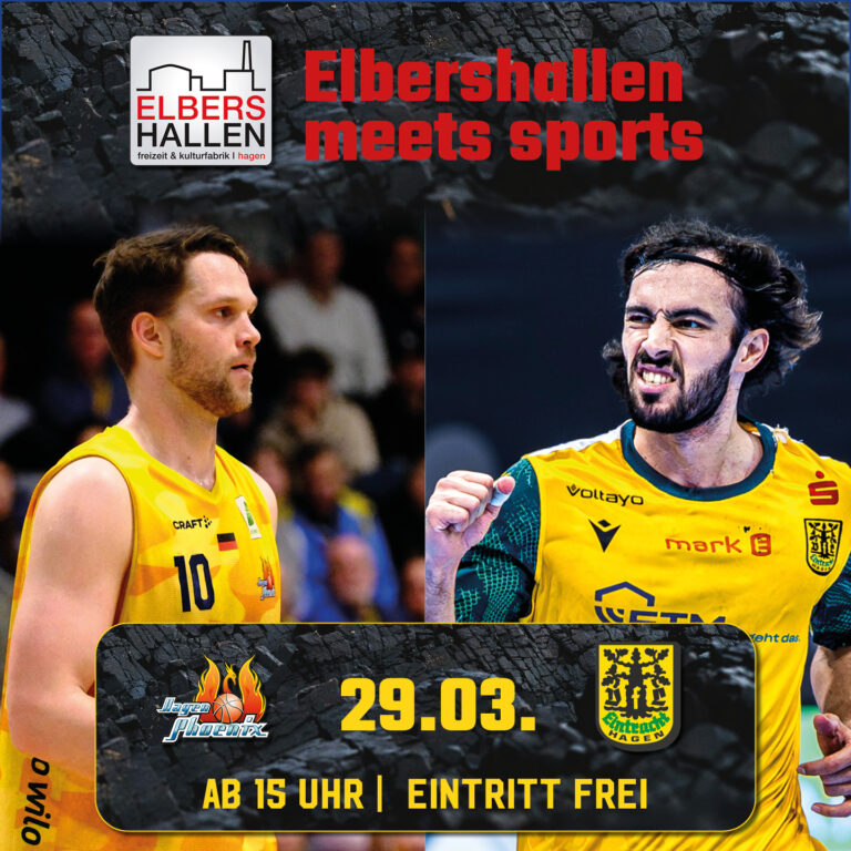 Zwei männliche Basketballspieler im gelben Trikot, einer lächelt, der andere jubelt energisch