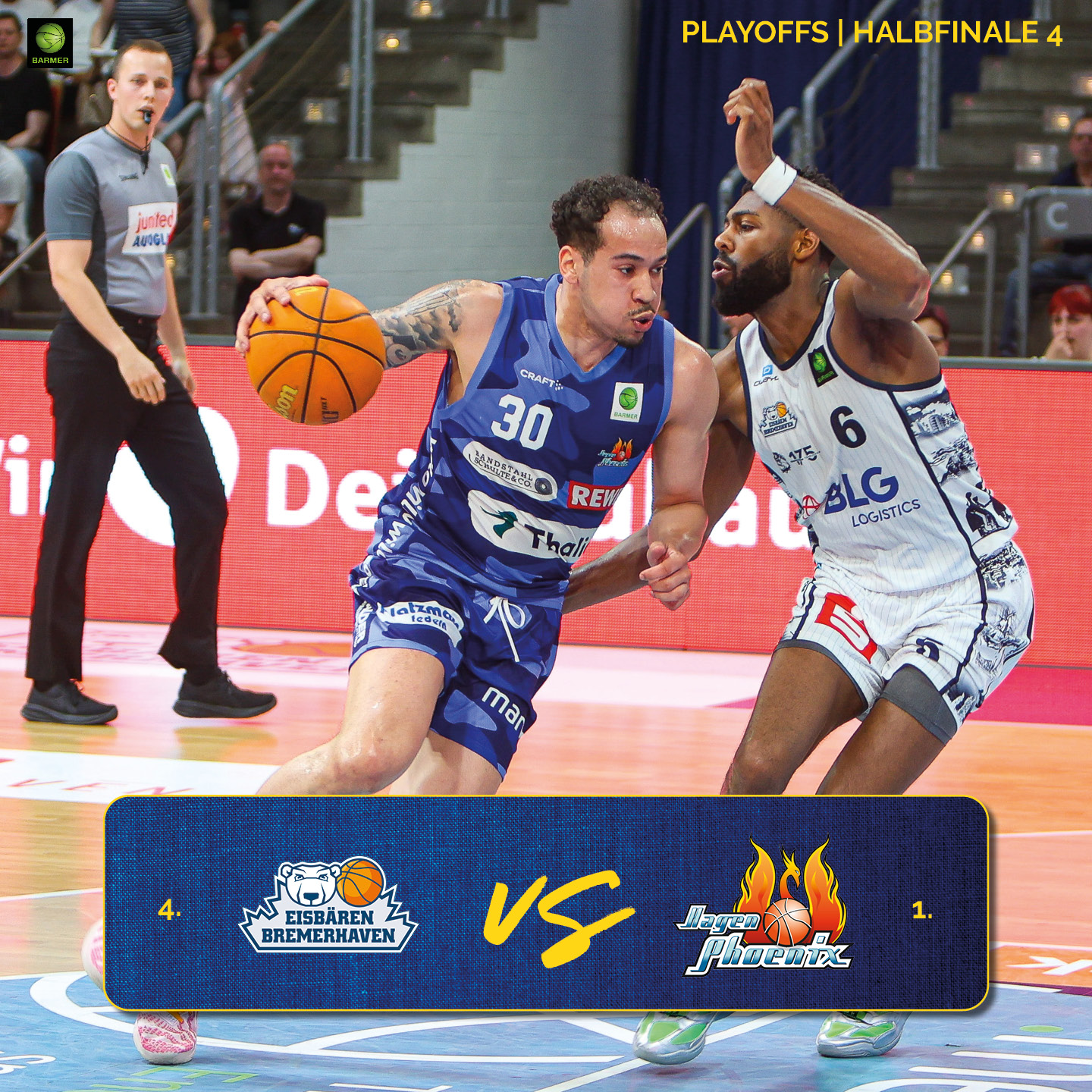 Zwei Basketballspieler ernst blau gegen weiss beim Dribbling und Blocken