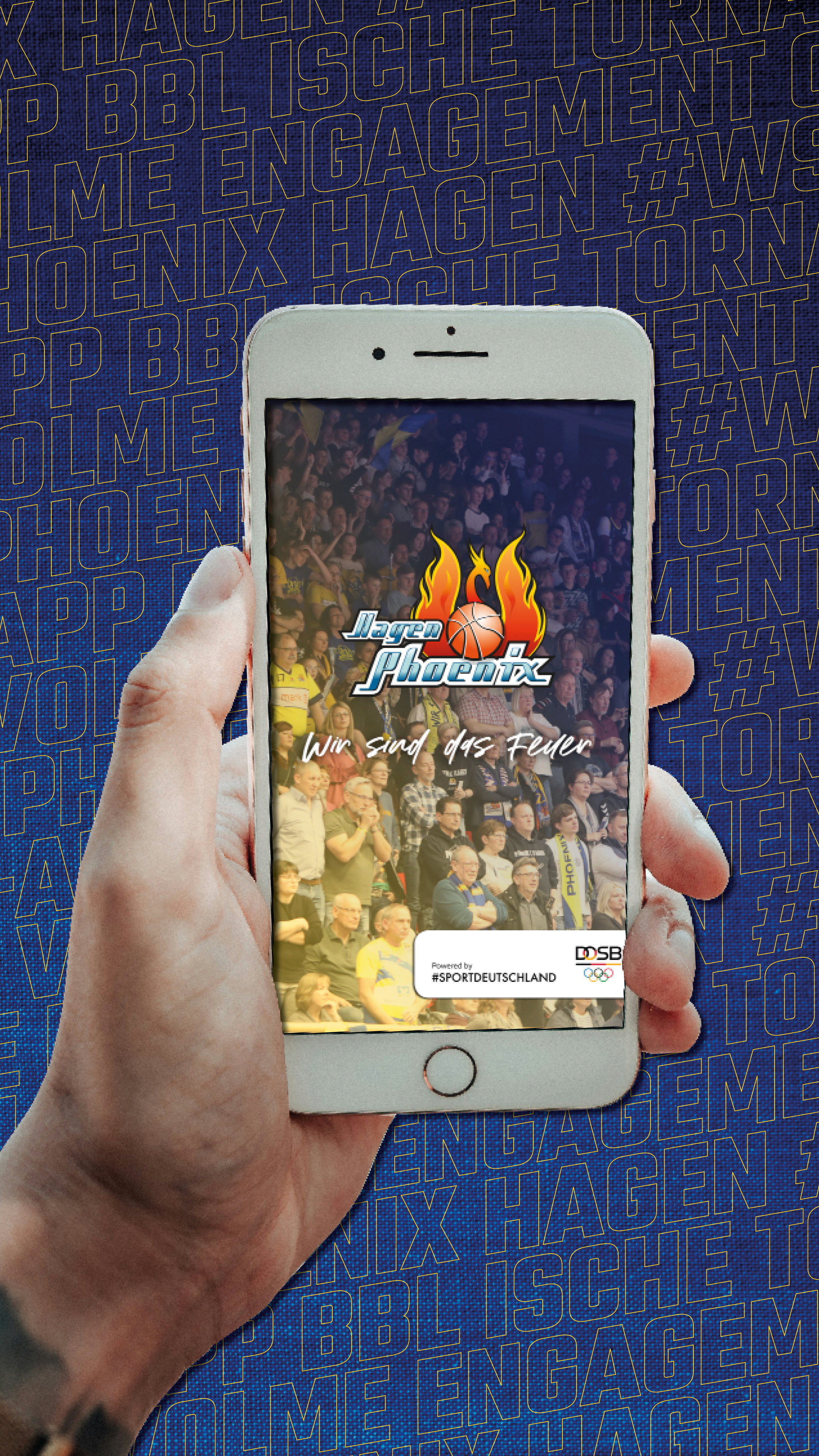 Hand haelt Smartphone mit Flammen Logo und jubelnder Menge vor blauem Musterhintergrund