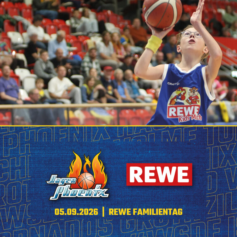 Fokussiertes Kind mit Brille im blauen Trikot wirft orangefarbenen Basketball beim Spiel